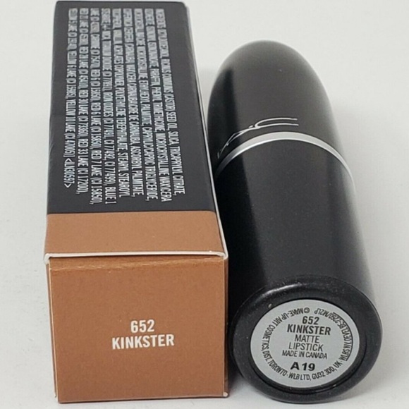 M.A.C. Kinkster - Matte Lipstick - Picture 3 of 8